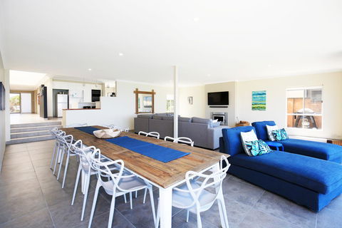 Neptune I Absolute Beachfront I Stunning Views - Accommodation Brunswick Heads 5