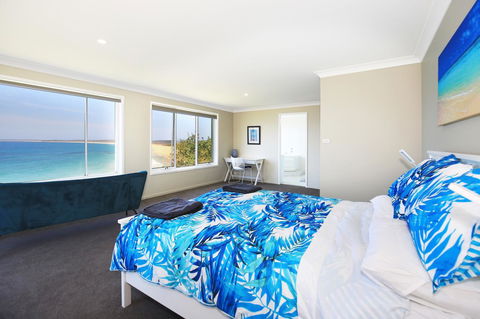 Neptune I Absolute Beachfront I Stunning Views - Accommodation Brunswick Heads 11