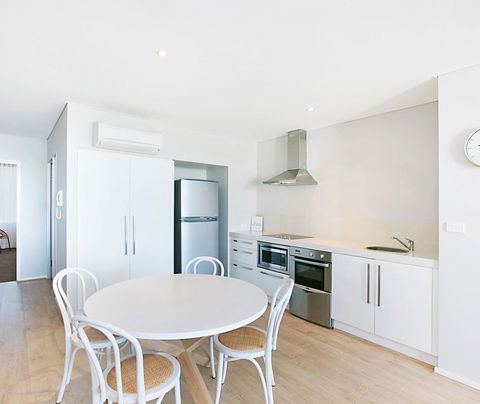 Oaks Nelson Bay Lure Suites - Accommodation Brunswick Heads 1