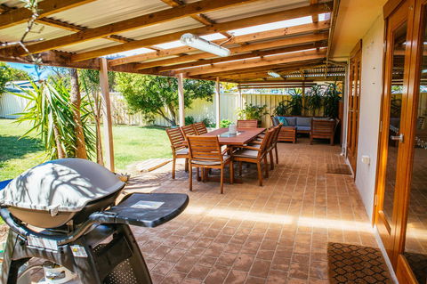 Sunbaker Pet Friendly Awards Finalist 4 Mins Walk To Culburra Beach - Accommodation Brunswick Heads 0