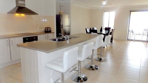 Jindabyne Executive - Accommodation Brunswick Heads 8