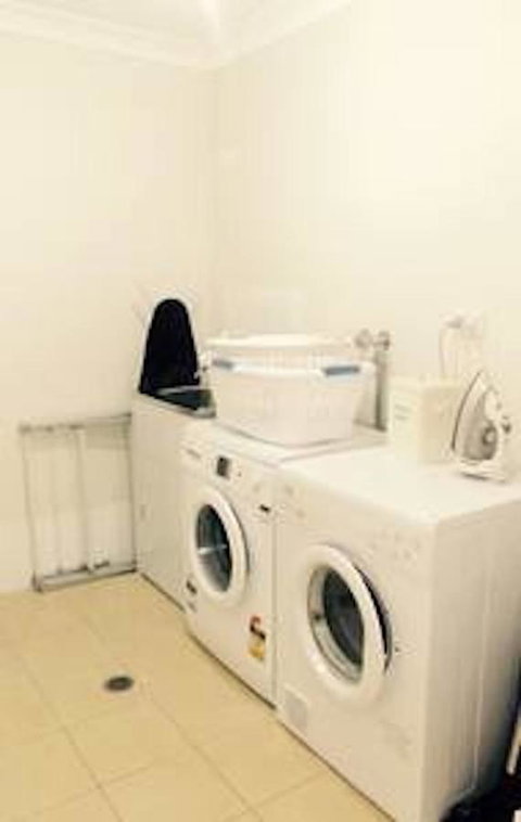 Jindabyne Executive - Accommodation Brunswick Heads 9