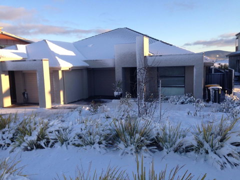 Jindabyne Executive - Accommodation Brunswick Heads 0