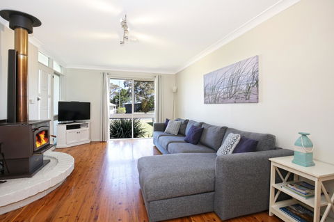 Hayes Beach House I Award Winner I 4 Mins To Beach - Accommodation Brunswick Heads 2