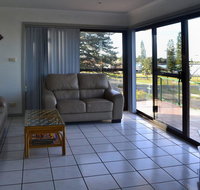 Oxley 8 at Tuncurry - Accommodation Brunswick Heads