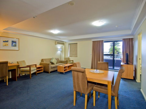 Oaks The Entrance Waterfront Suites - Accommodation Brunswick Heads 8