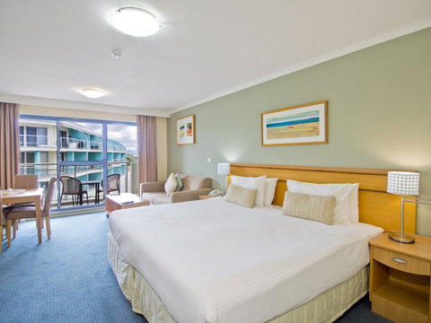 Oaks The Entrance Waterfront Suites - Accommodation Brunswick Heads 10