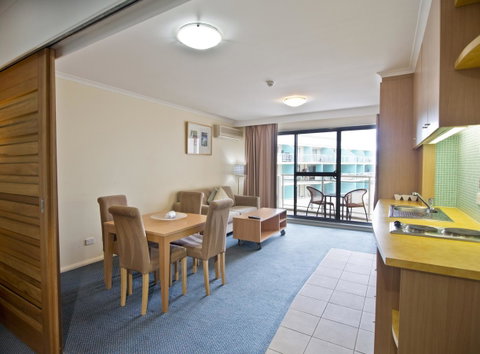 Oaks The Entrance Waterfront Suites - Accommodation Brunswick Heads 11