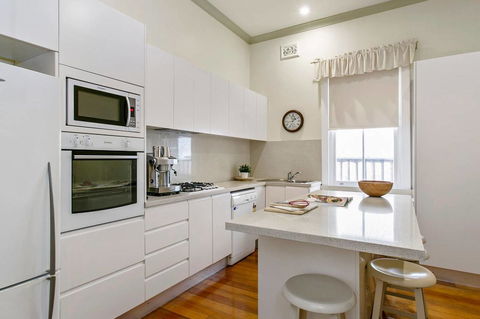 Oversized 2 Bedroom Manly Beach House - Accommodation Brunswick Heads 3