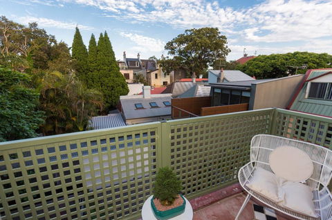 Nobbs Â· Executive 2 Storey Sydney Apartment With Pool - Accommodation Brunswick Heads 16