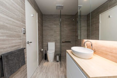 Nobbs Â· Executive 2 Storey Sydney Apartment With Pool - Accommodation Brunswick Heads 9