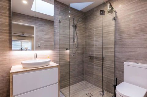 Nobbs Â· Executive 2 Storey Sydney Apartment With Pool - Accommodation Brunswick Heads 7