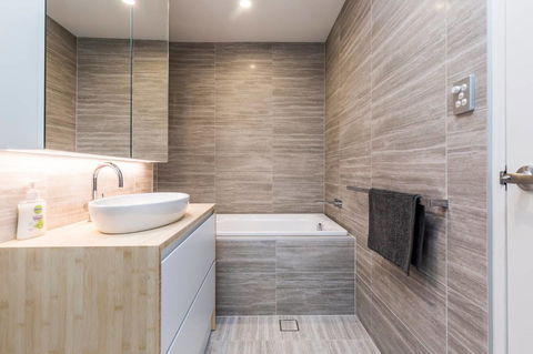Nobbs Â· Executive 2 Storey Sydney Apartment With Pool - Accommodation Brunswick Heads 8