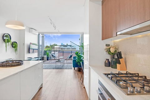 Large Light Luxe 3BDR 2BA Free Parking - Walk To Sydney Uni And RPA - Accommodation Brunswick Heads 0