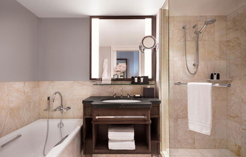 Four Seasons Hotel Sydney - Accommodation Brunswick Heads 5