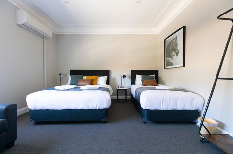Horse And Jockey Hotel Homebush - Accommodation Brunswick Heads 16