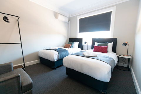 Horse And Jockey Hotel Homebush - Accommodation Brunswick Heads 7