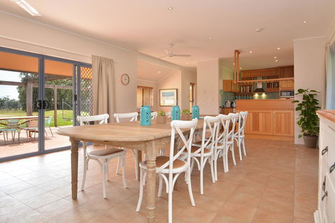 JE Guesthouse, Central To All The Hunter Valley Has To Offer - Accommodation Brunswick Heads 0