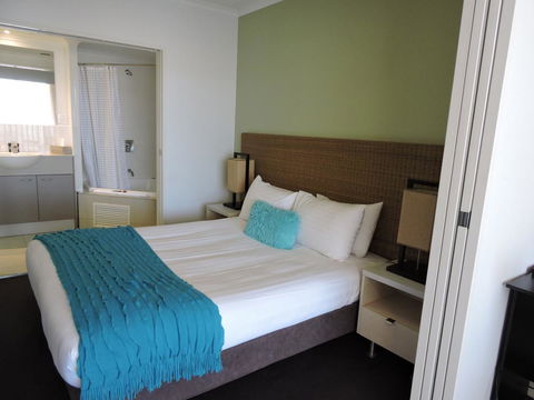BASE Holidays - Ettalong Beach Premium Apartments - Accommodation Brunswick Heads 4