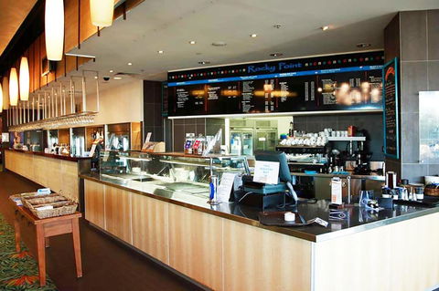 BASE Holidays - Ettalong Beach Premium Apartments - Accommodation Brunswick Heads 2