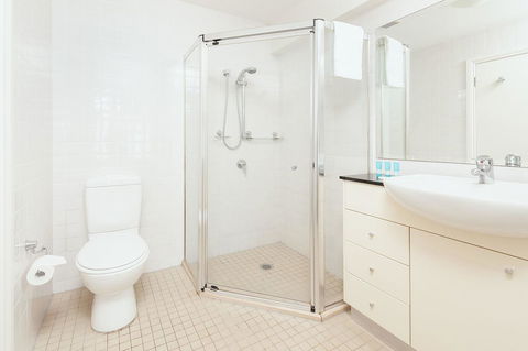 Waterfront Apartment On Sydney Harbour - Accommodation Brunswick Heads 3