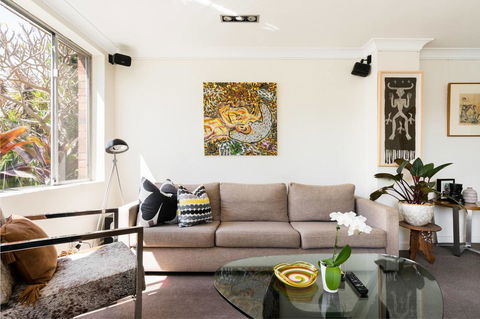 Waterfront Apartment Brimming With Inspirational Artwork - Accommodation Brunswick Heads 19