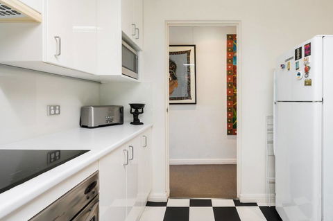 Waterfront Apartment Brimming With Inspirational Artwork - Accommodation Brunswick Heads 27