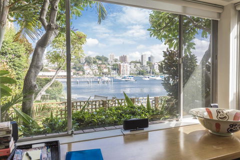 Waterfront Apartment Brimming With Inspirational Artwork - Accommodation Brunswick Heads 7