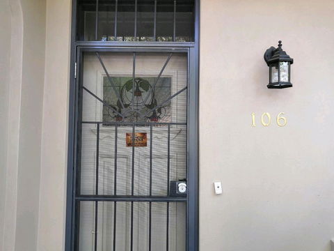 Cozy 5 Bed House In Sydney - Accommodation Brunswick Heads 9