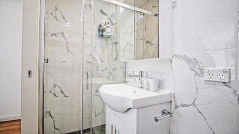 Cozy 5 Bed House In Sydney - Accommodation Brunswick Heads 16