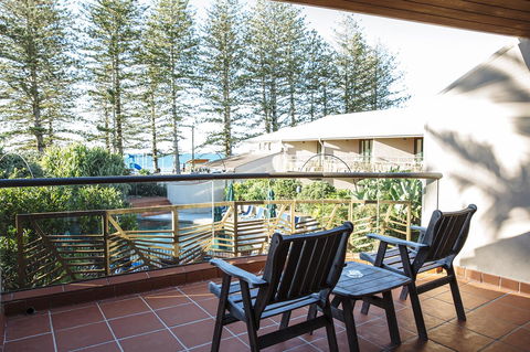 Beach Hotel Resort - Accommodation Brunswick Heads 2