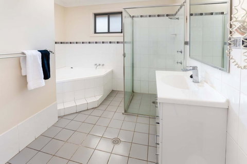 Bluegum Apartments Newcastle - Accommodation Brunswick Heads 20