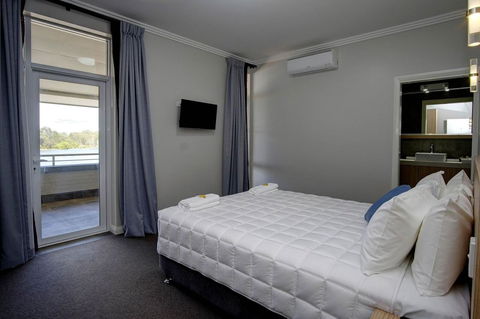 Lakes And Ocean Hotel Forster - Accommodation Brunswick Heads 12