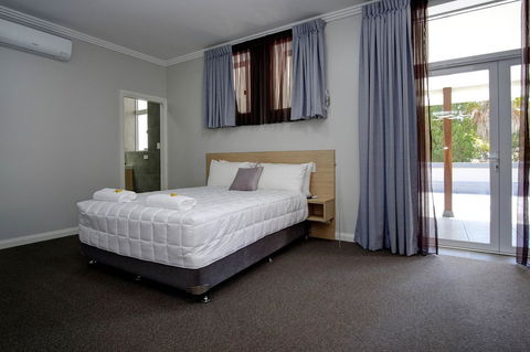 Lakes And Ocean Hotel Forster - Accommodation Brunswick Heads 19