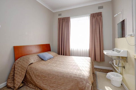 Lakes And Ocean Hotel Forster - Accommodation Brunswick Heads 9