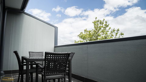 Crown On Darby Newcastle - Accommodation Brunswick Heads 1