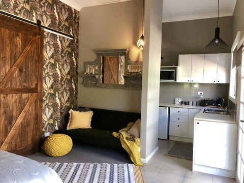 Chanticleer Gardens Barn Cottage With A Pool - Accommodation Brunswick Heads 19