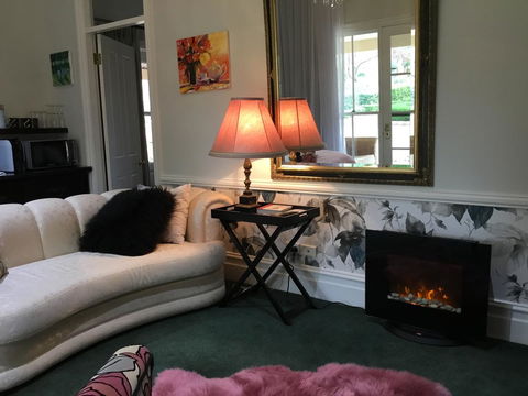 Chanticleer Gardens Barn Cottage With A Pool - Accommodation Brunswick Heads 42