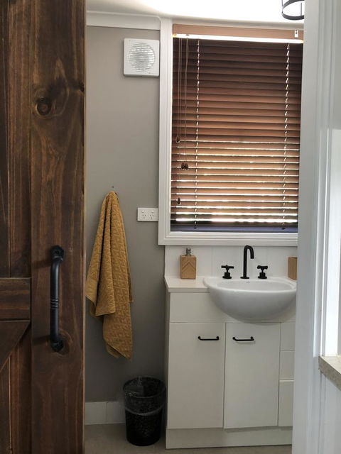 Chanticleer Gardens Barn Cottage With A Pool - Accommodation Brunswick Heads 22