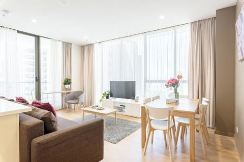 Sydney CBD Modern 2 Bedroom Apartment + Free Car Parking - Accommodation Brunswick Heads 0
