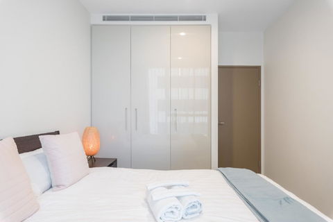 Sydney CBD Modern 2 Bedroom Apartment + Free Car Parking - Accommodation Brunswick Heads 12