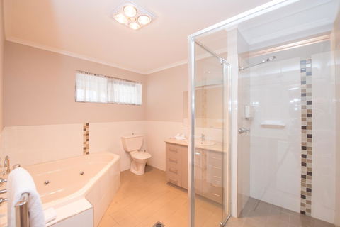 Hume Country Motor Inn - Accommodation Brunswick Heads 29