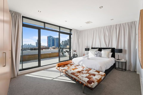 Darling Harbour Penthouse Views+Jacuzzi - Accommodation Brunswick Heads 0