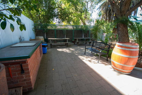 Elkira Court Motel - Accommodation Brunswick Heads 1