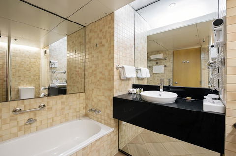 DoubleTree By Hilton Esplanade Darwin - Accommodation Brunswick Heads 11