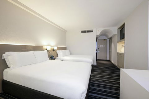 DoubleTree By Hilton Esplanade Darwin - Accommodation Brunswick Heads 17