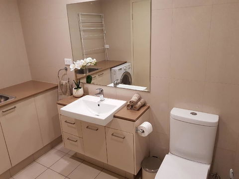 Darwin-Ocean Views, Tropical Getaway, Pool & Aircon - Accommodation Brunswick Heads 14