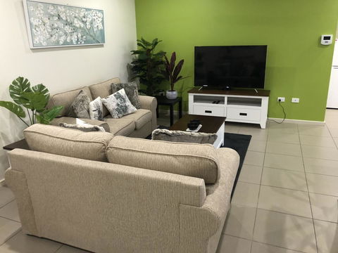 Darwin-Ocean Views, Tropical Getaway, Pool & Aircon - Accommodation Brunswick Heads 4