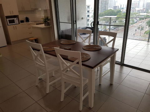 Darwin-Ocean Views, Tropical Getaway, Pool & Aircon - Accommodation Brunswick Heads 7