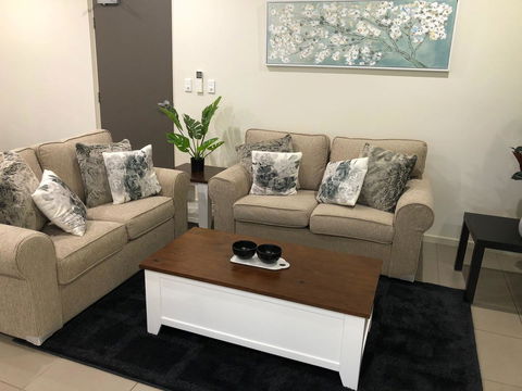 Darwin-Ocean Views, Tropical Getaway, Pool & Aircon - Accommodation Brunswick Heads 5